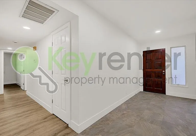 304 Diamond Oaks Rd — Photo 3