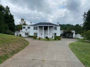 621 Summit Dr, Huntington, WV 25701