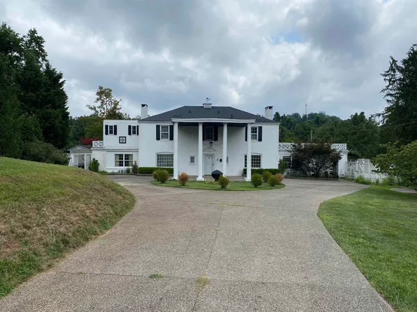 621 Summit Dr, Huntington, WV 25701