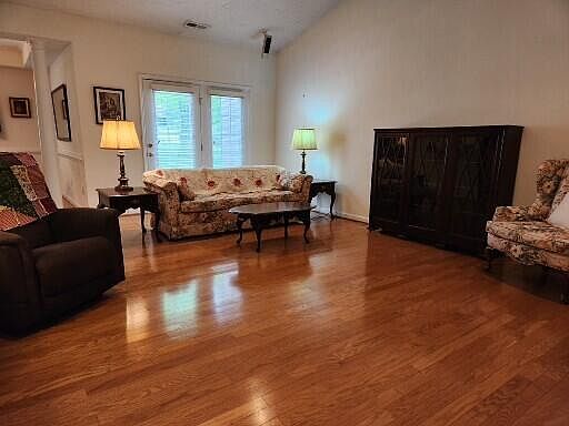 3rd image of 513 Greenway Landing Pl