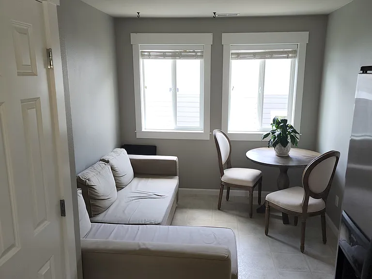 Jacobsen Blvd — Photo 1