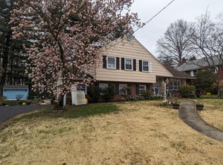 1020 Westwood Dr, Springfield, PA 19064