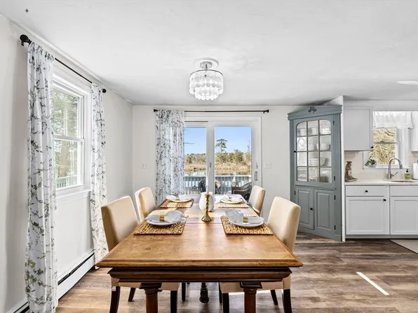 66 Mattapoisett Neck Rd, Mattapoisett, MA 02739