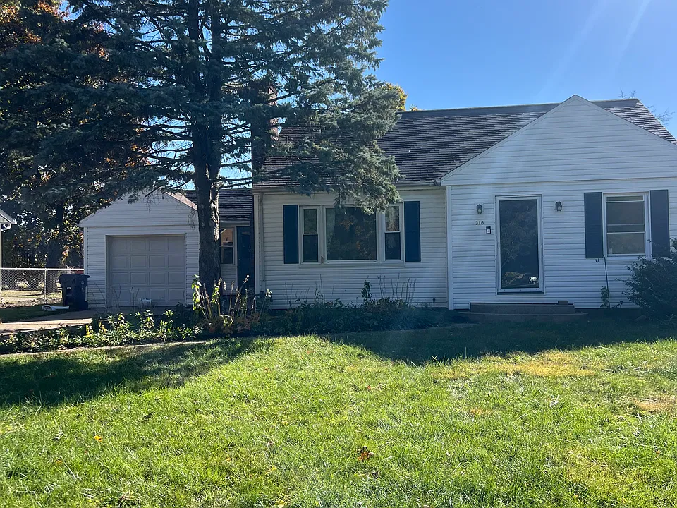318 W Clara Ave