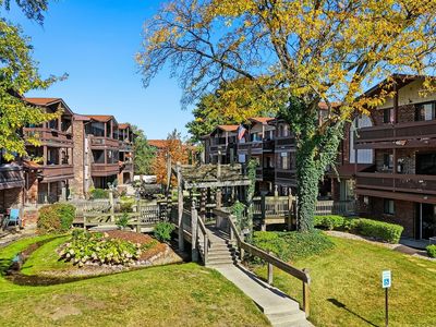 14011 James Dr APT 607, Crestwood, IL, 60445