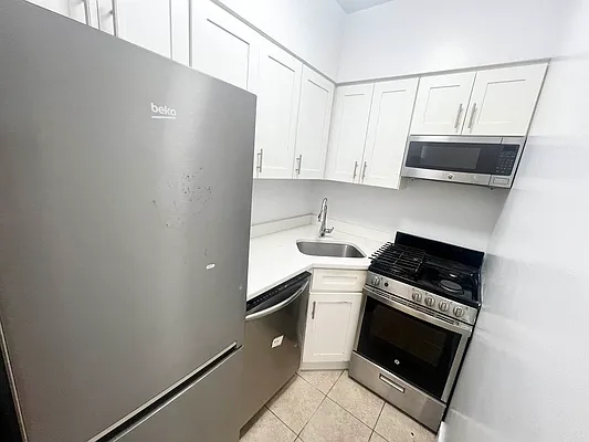 Rented by Guidance Realty Corp. | media 8