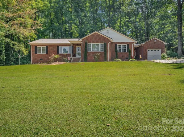 700 Wood St, Troy, NC 27371