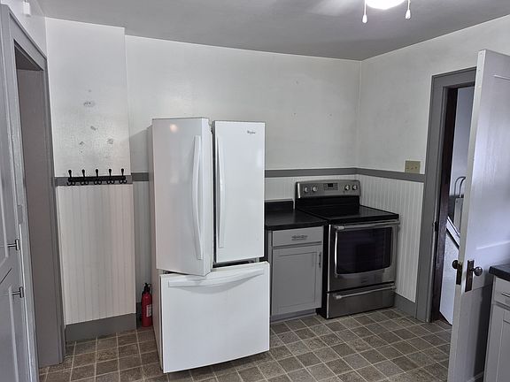 3rd image of 216 Bishop Ave #218