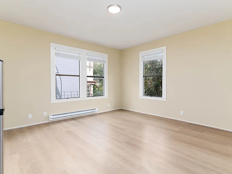 Oak Shrader Apartments — Photo 2