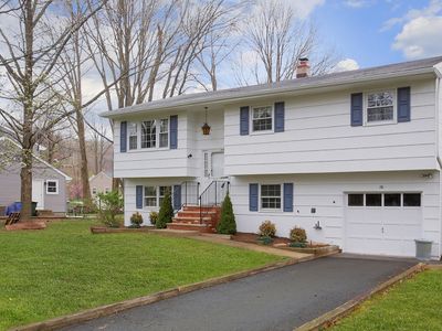 26 Heritage Dr, Green Brook, NJ, 08812