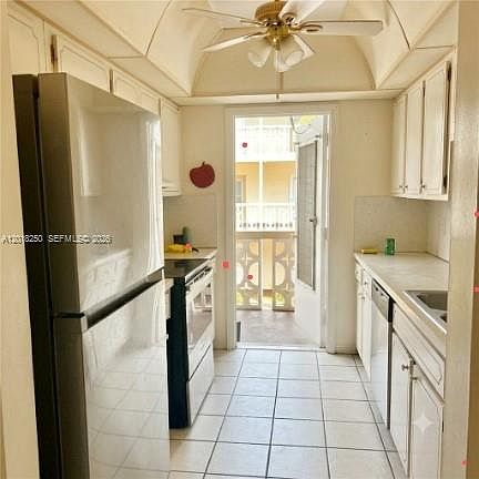 4th image of 1958 Monroe St APT 209