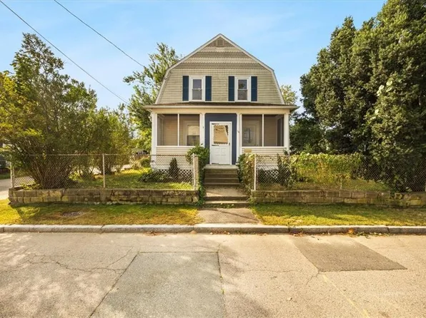 54 Maple Ave E, Riverside, RI 02915