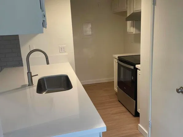 1111 Saratoga Ave, Ventura, CA 93003