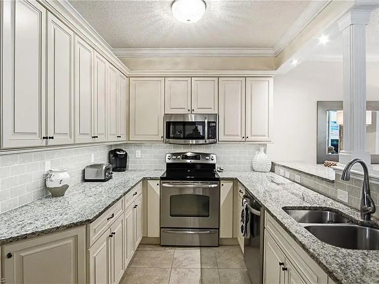 77 Silver Oaks Cir #8102 — Photo 13