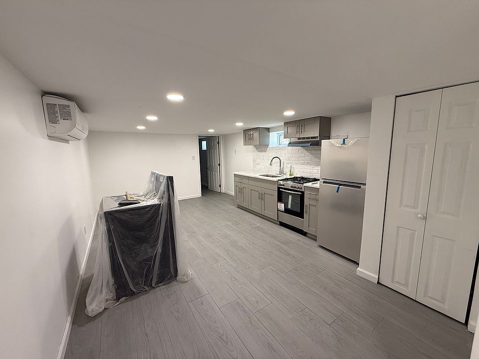 1st image of 241 Highlawn Ave #1B
