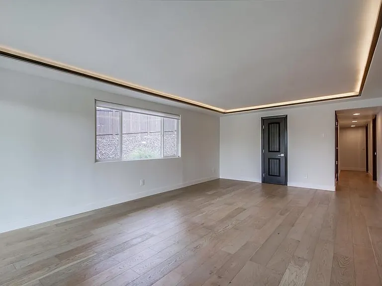2550 Gregory Dr — Photo 9