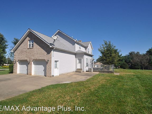 2nd image of 165 Diana Ln