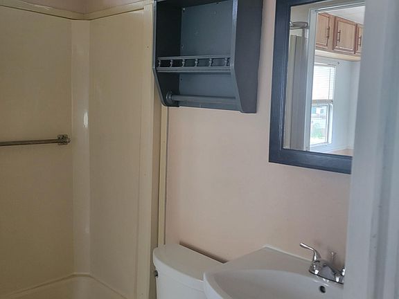 4th image of 1720 NW 38th Ave Unit 3B
