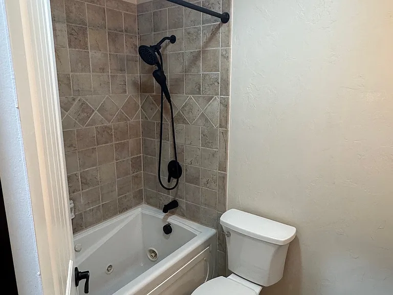 920 Countrywood Ln — Photo 20