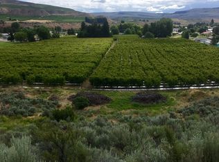 911 Douglas St, Bridgeport, WA 98813