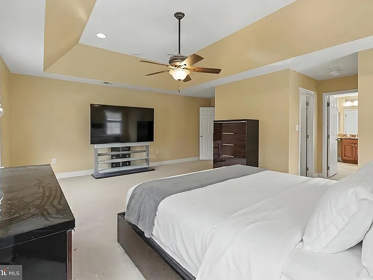 228 Leffler Cir — Photo 41