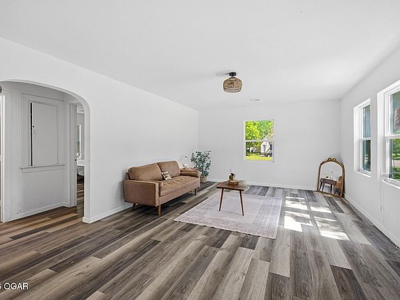 5th image of 1610 S Byers Ave