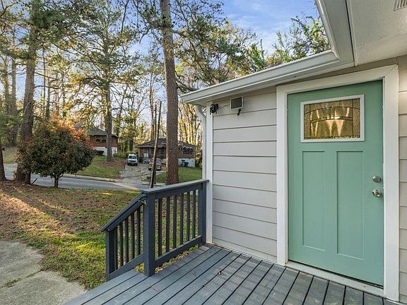 2nd image of 2466 Old Hapeville Rd SW