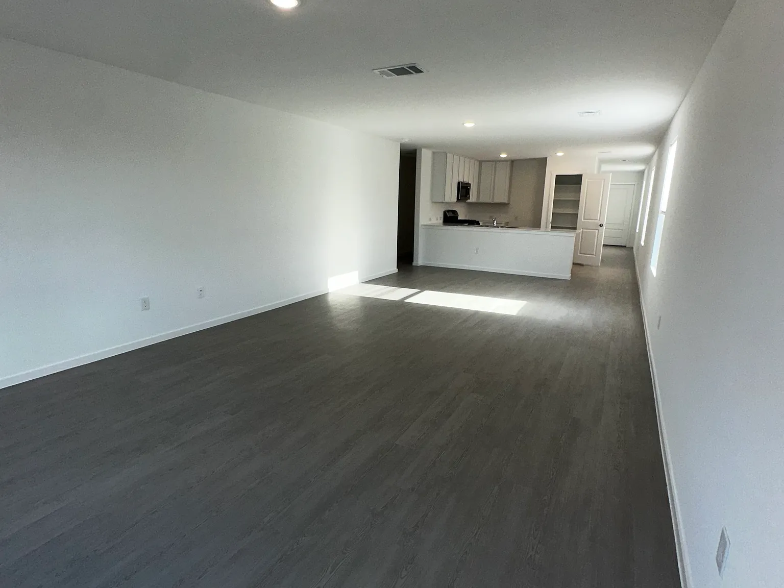 4 bed, 1575 sqft, $1,695 — Photo 4