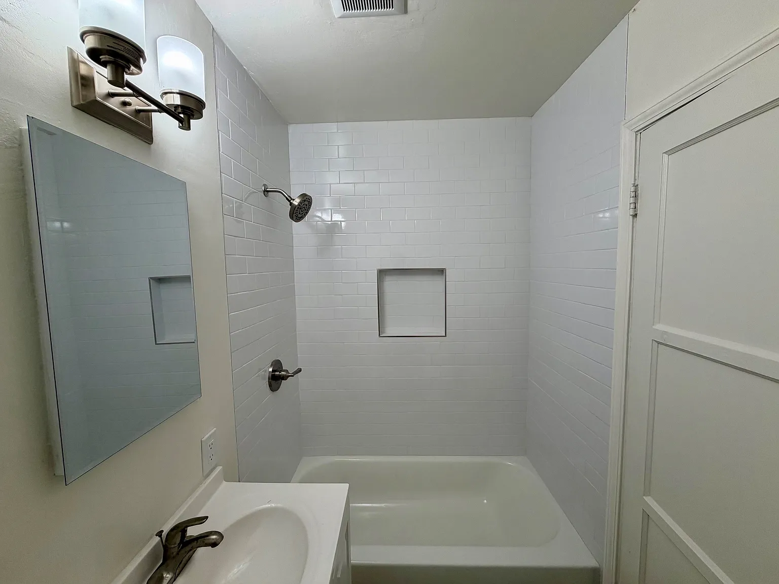 2 bed, $2,700 — Photo 3