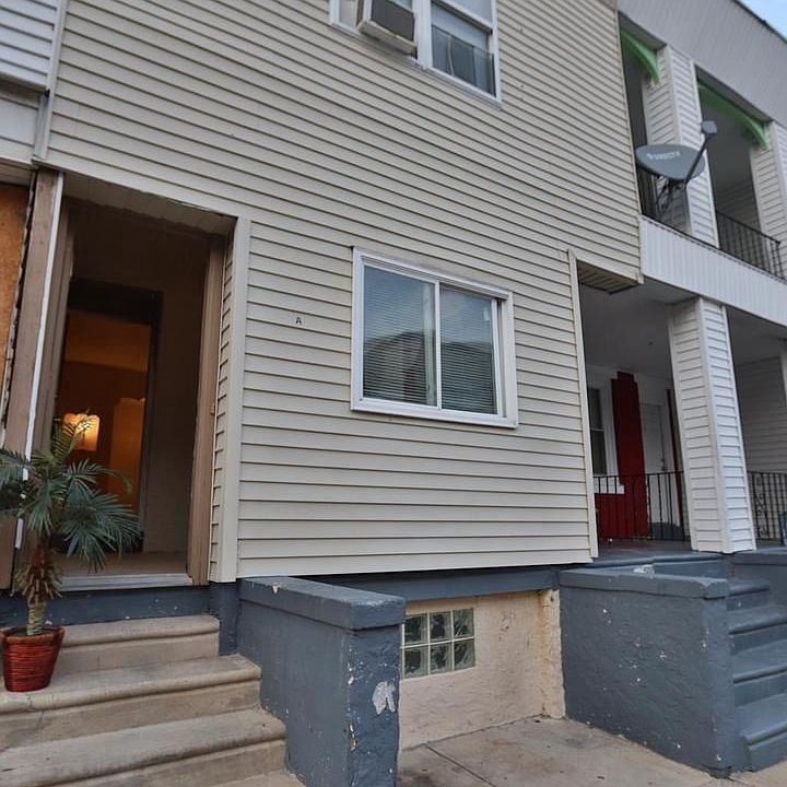 2nd image of 5415 Sansom St
