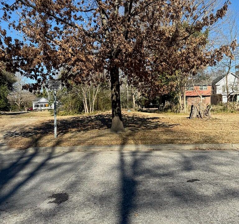 1st image of 613 Darden Lane E