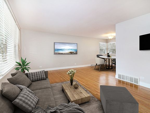 2nd image of 206 Sandalwood Dr