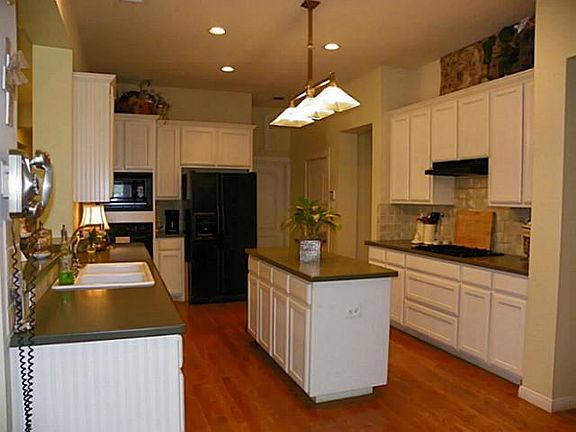 3rd image of 6411 Daisy Dr