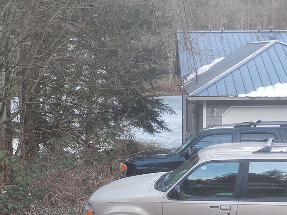 3rd image of 462 Rainbow Dr