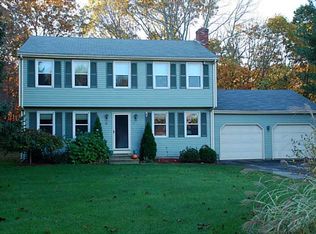 6 Meadow Ln, North Smithfield, RI 02896