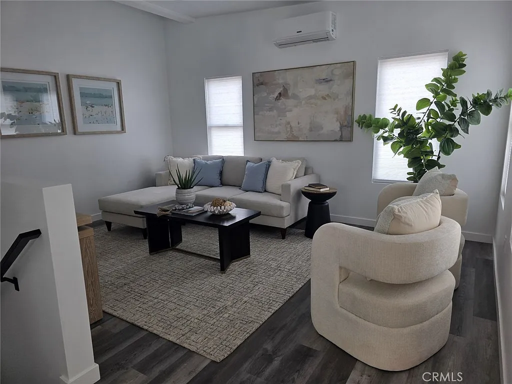 3 bed, 2.5 bath, 1654 sqft, $4,500 — Photo 3