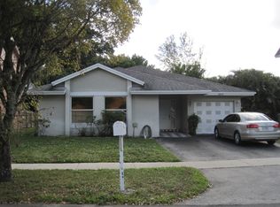 1211 SW 96th Ter, Pembroke Pines, FL 33025