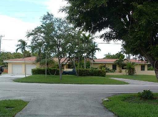 4th image of 4007 University Dr