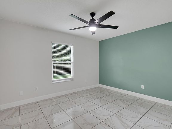 4th image of 810 Valnera Ct