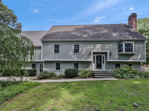 10 Highland Lake Dr, Walpole, MA 02081