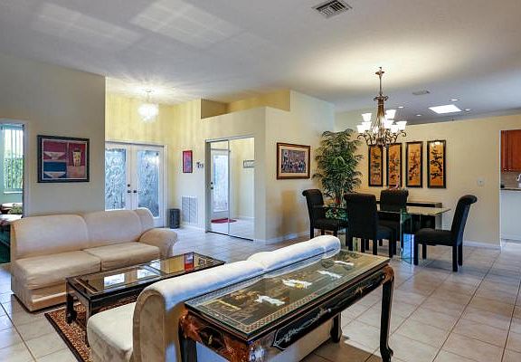 Home For Sale In Summer Chase