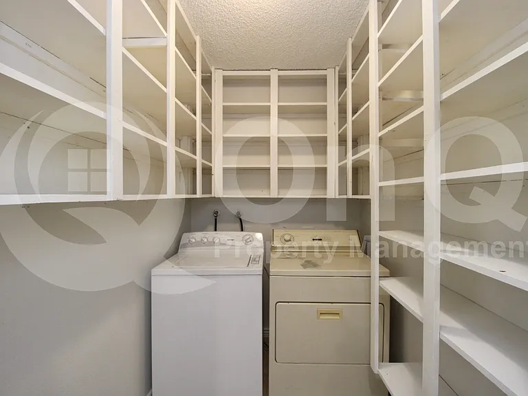 2522 E Don Carlos Ave — Photo 22