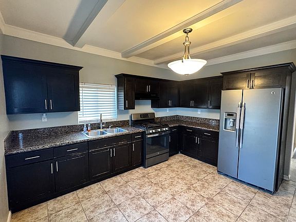 4th image of 716-718 W 52nd St #716
