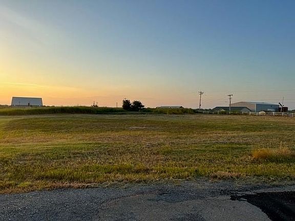 2nd image of 7917 S Pickles Gap