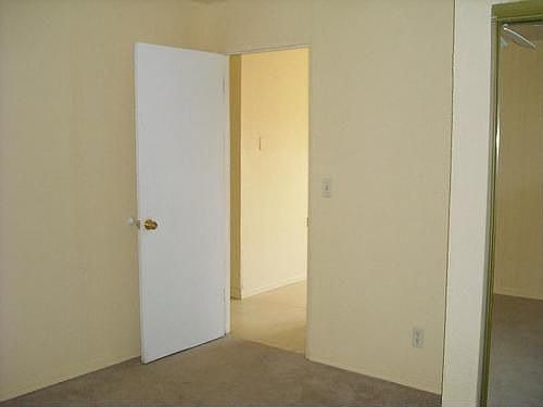 4th image of 2071 Swan Cv S