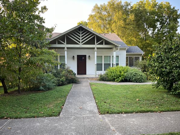 2147 Maplewood Dr