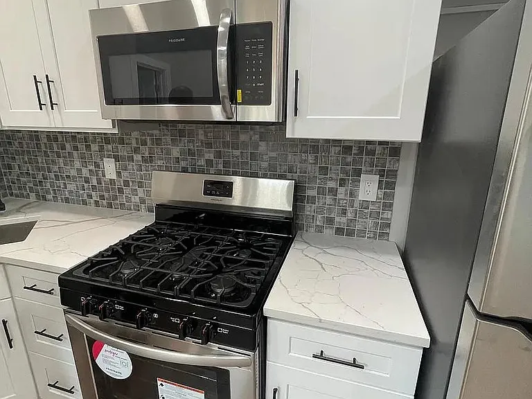 168 Green Ln #1 — Photo 8