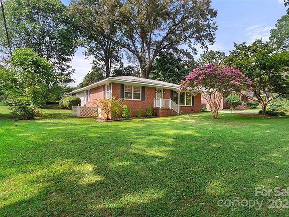 2nd image of 1756 Lumpkin Cir