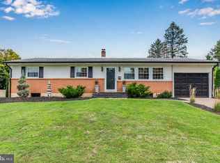 551 Old Orchard Ln, Camp Hill, PA 17011