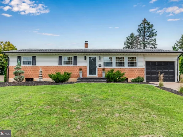 551 Old Orchard Ln, Camp Hill, PA 17011